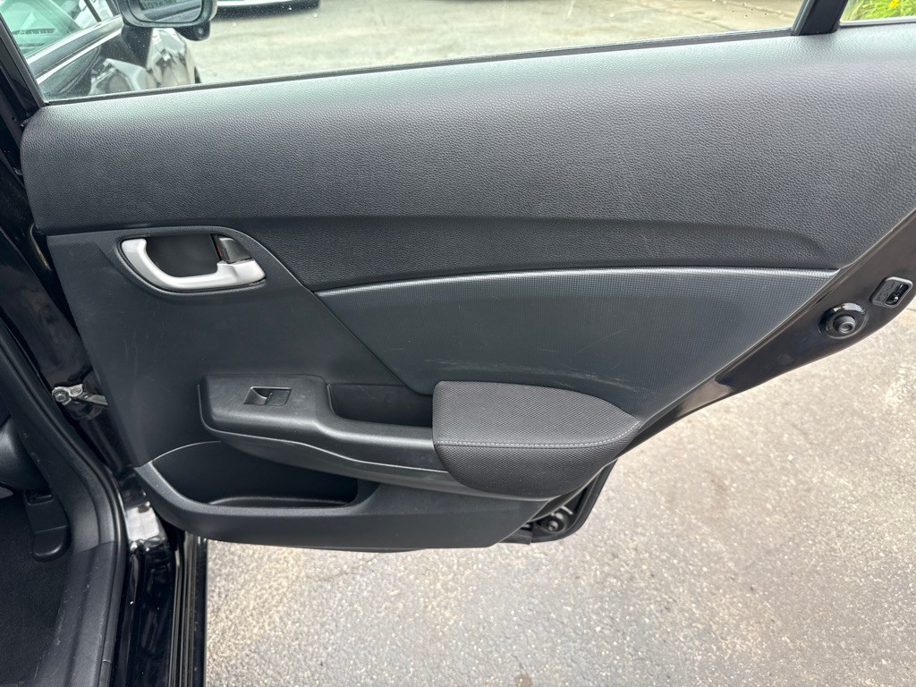 2015 Honda Civic Image 25
