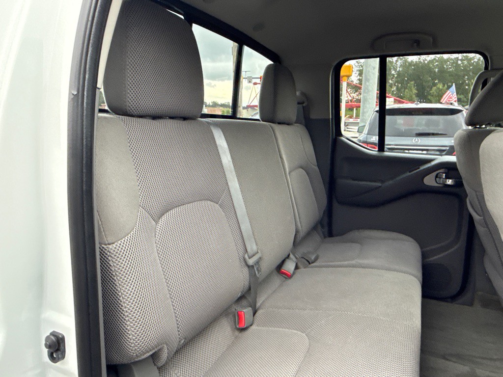 2017 Nissan Frontier Image 15