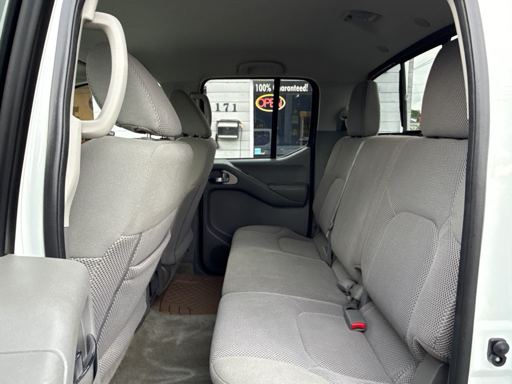 2017 Nissan Frontier Image 17