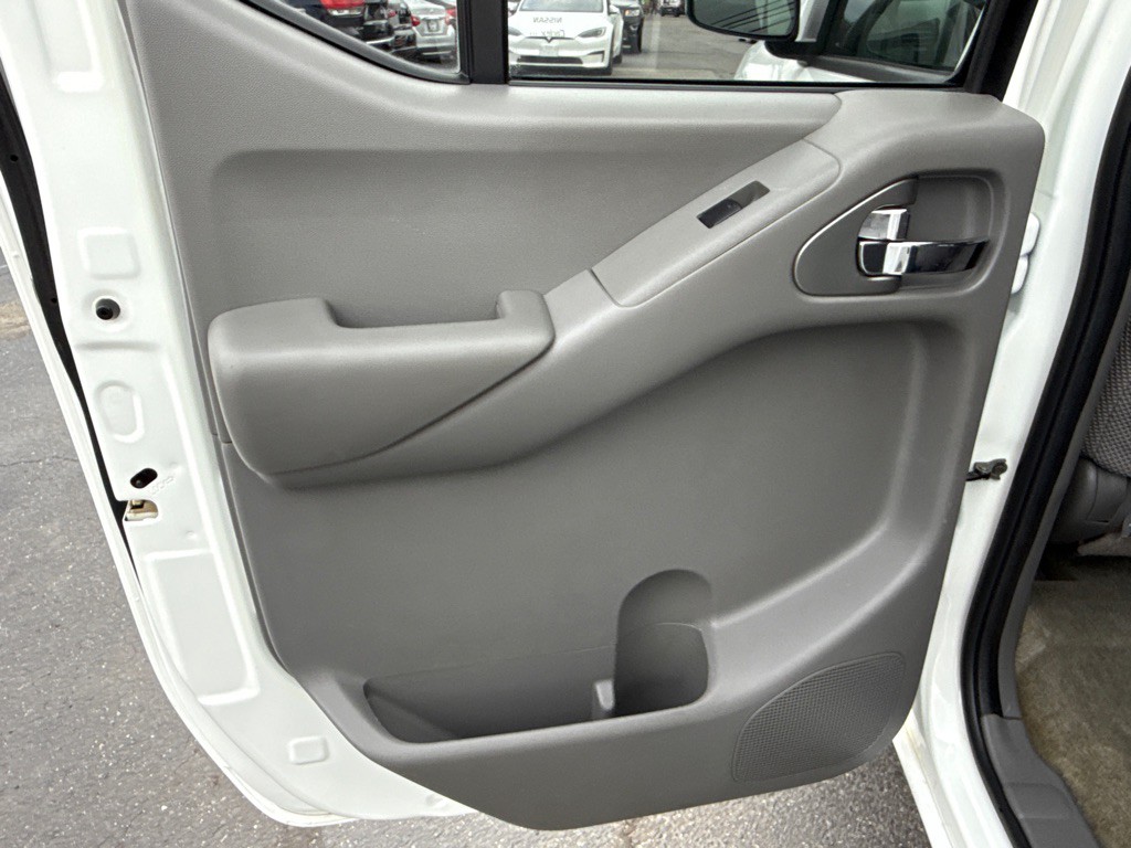 2017 Nissan Frontier Image 22