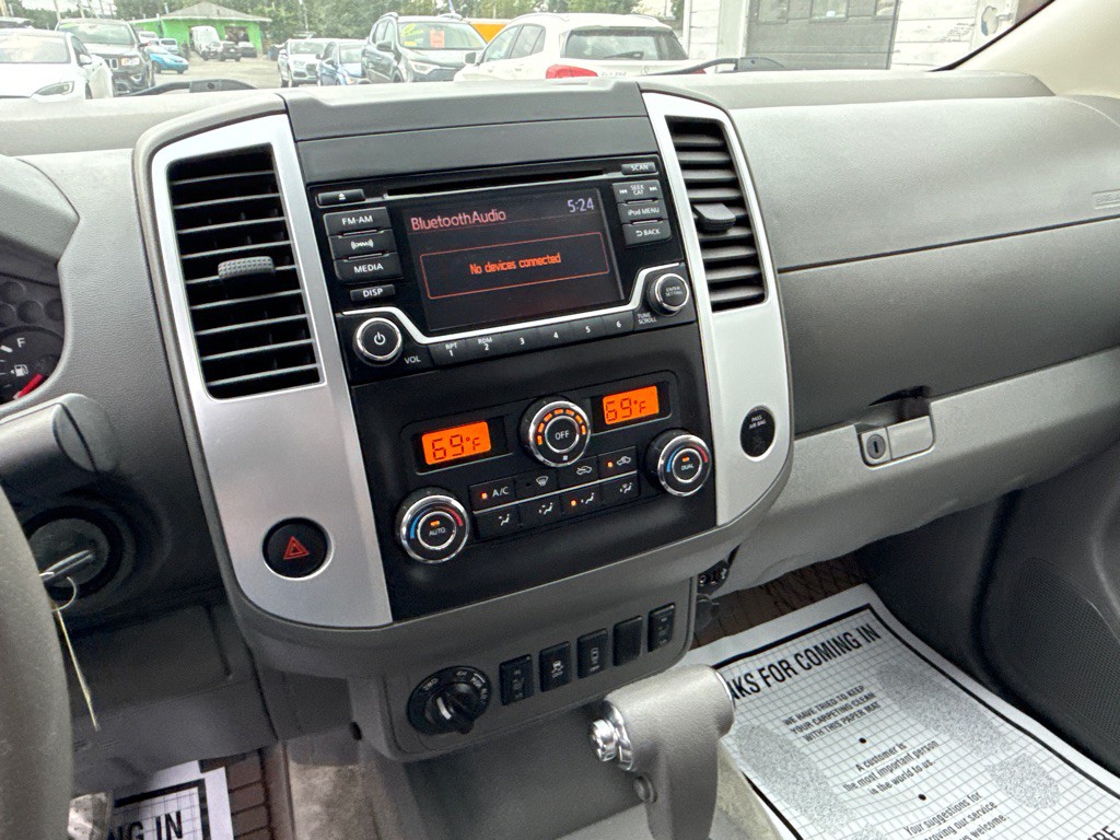 2017 Nissan Frontier Image 26