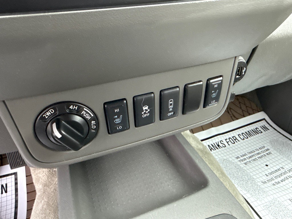 2017 Nissan Frontier Image 27