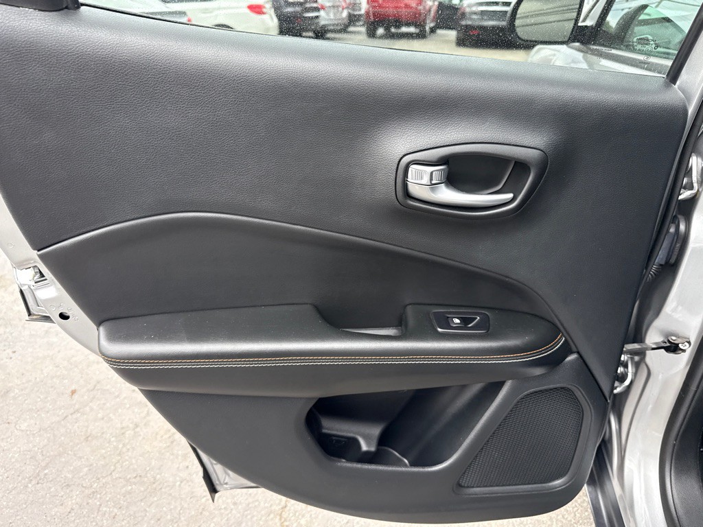 2020 Jeep Compass Image 30