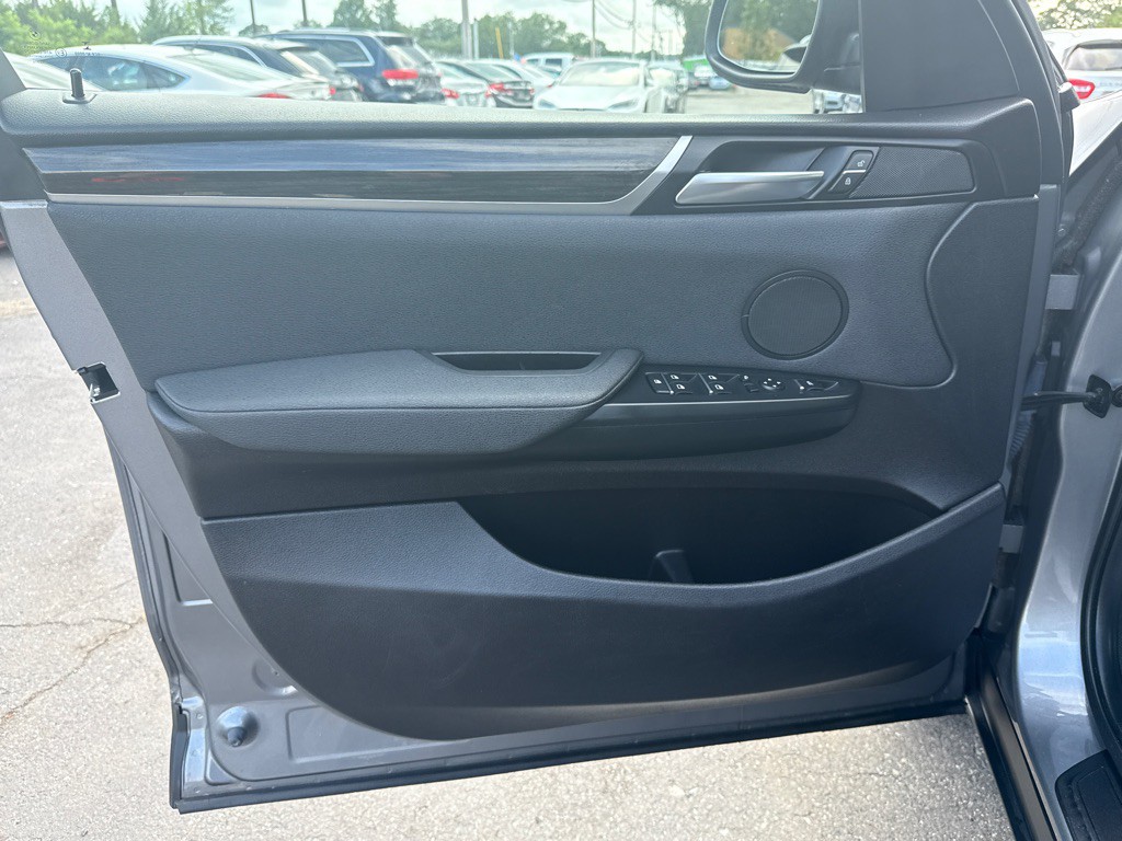 2017 BMW X3 Image 25