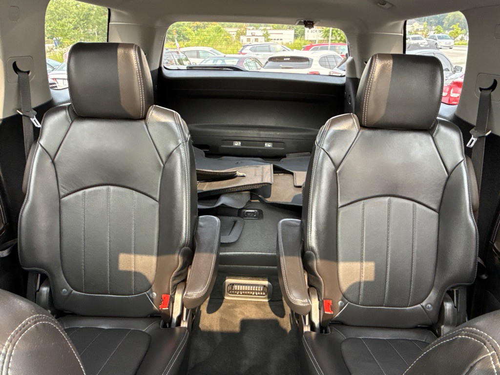 2016 GMC Acadia Image 16