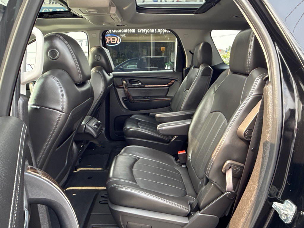 2016 GMC Acadia Image 18