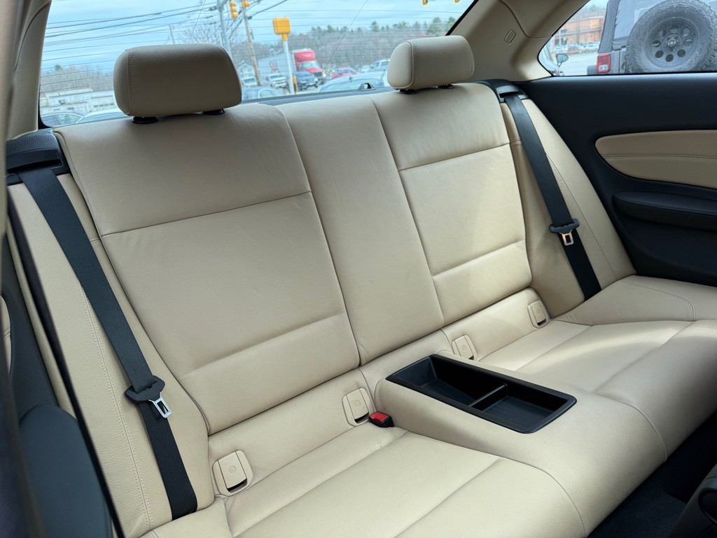 2013 BMW 1 Series Image 16