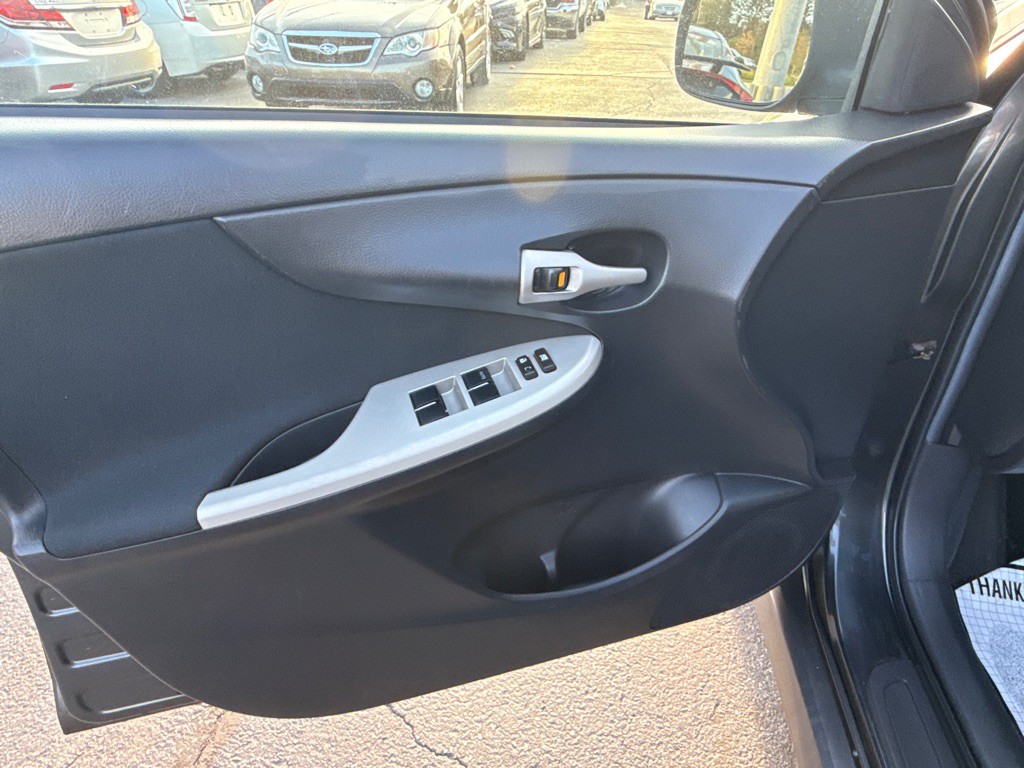 2010 Toyota Corolla Image 12