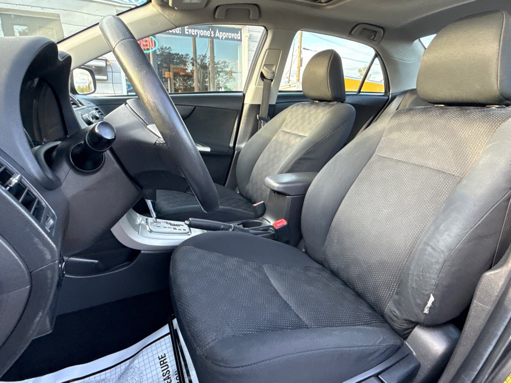 2010 Toyota Corolla Image 16