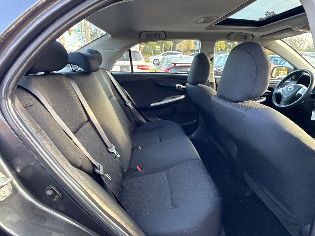 2010 Toyota Corolla Image 24