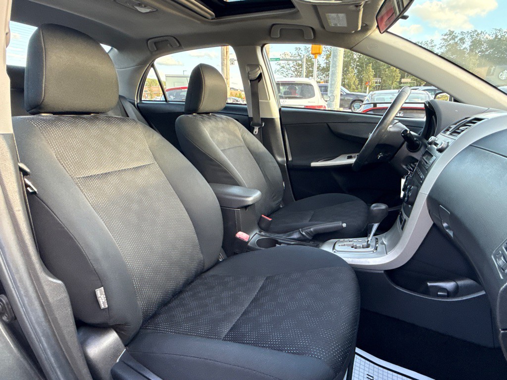 2010 Toyota Corolla Image 28