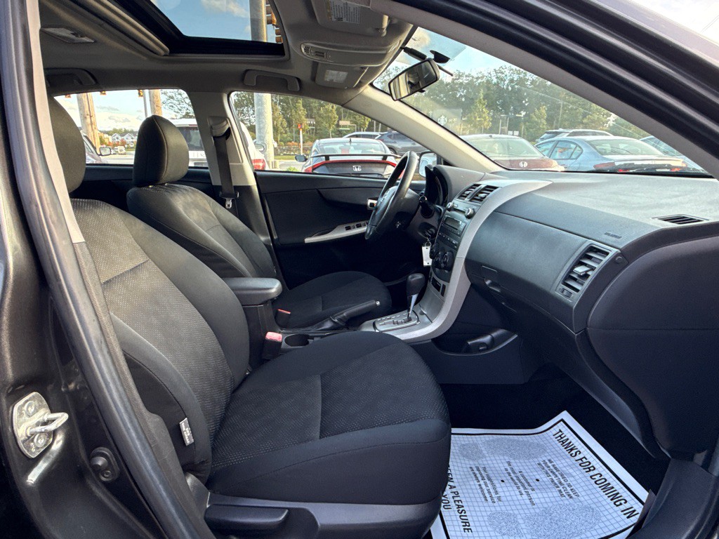 2010 Toyota Corolla Image 29