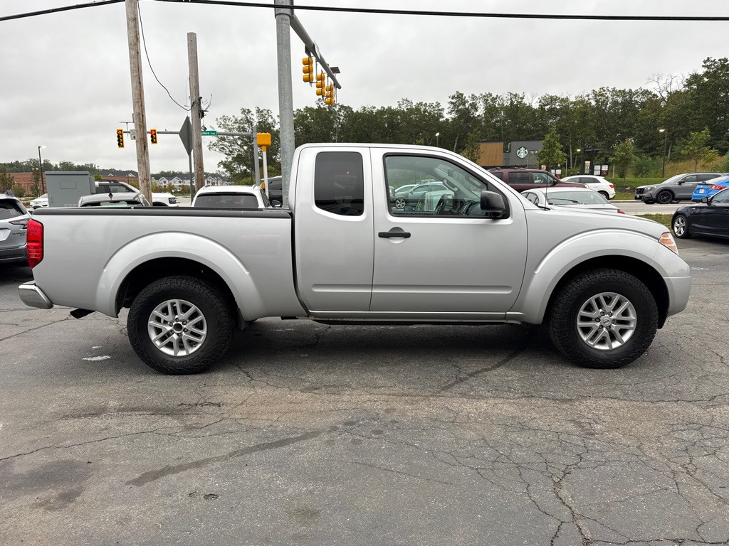2016 Nissan Frontier Image 6