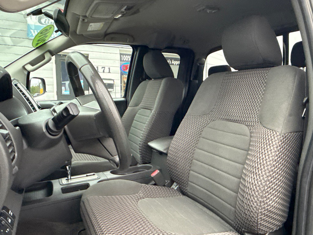 2016 Nissan Frontier Image 10