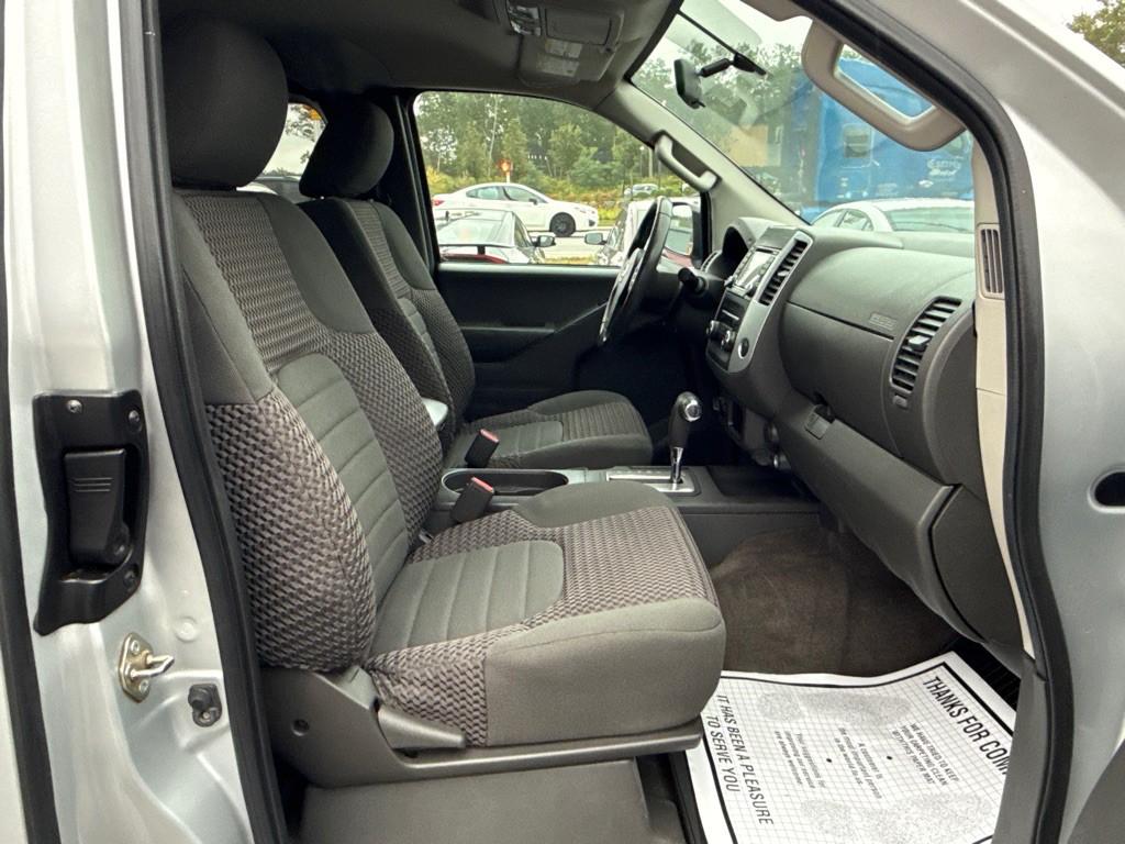 2016 Nissan Frontier Image 14
