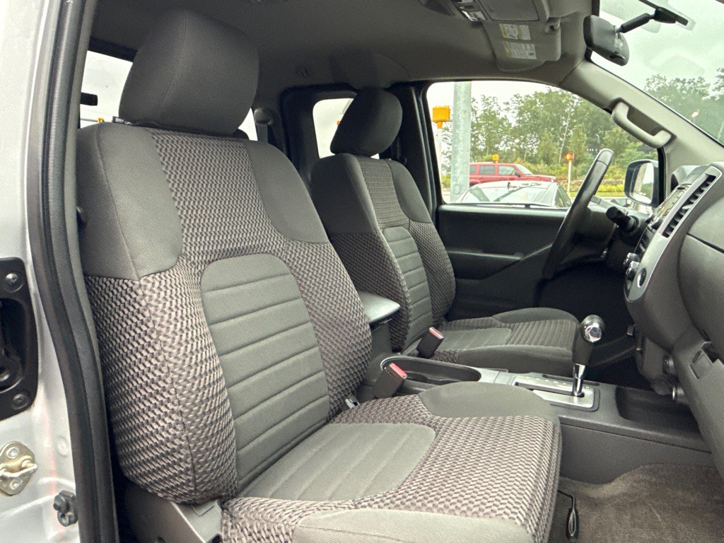 2016 Nissan Frontier Image 15