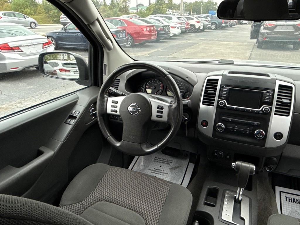 2016 Nissan Frontier Image 21