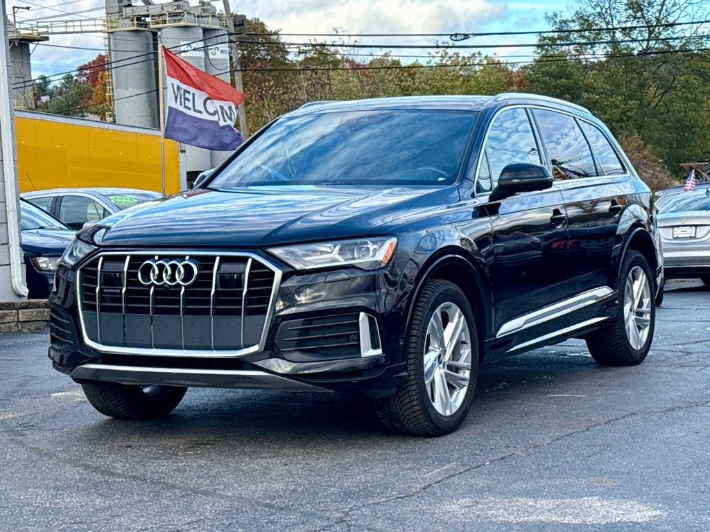 2022 Audi Q7 Image 1