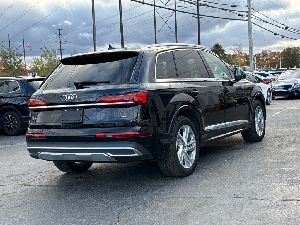 2022 Audi Q7 Image 3