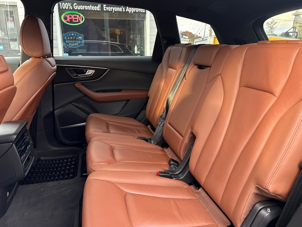 2022 Audi Q7 Image 17