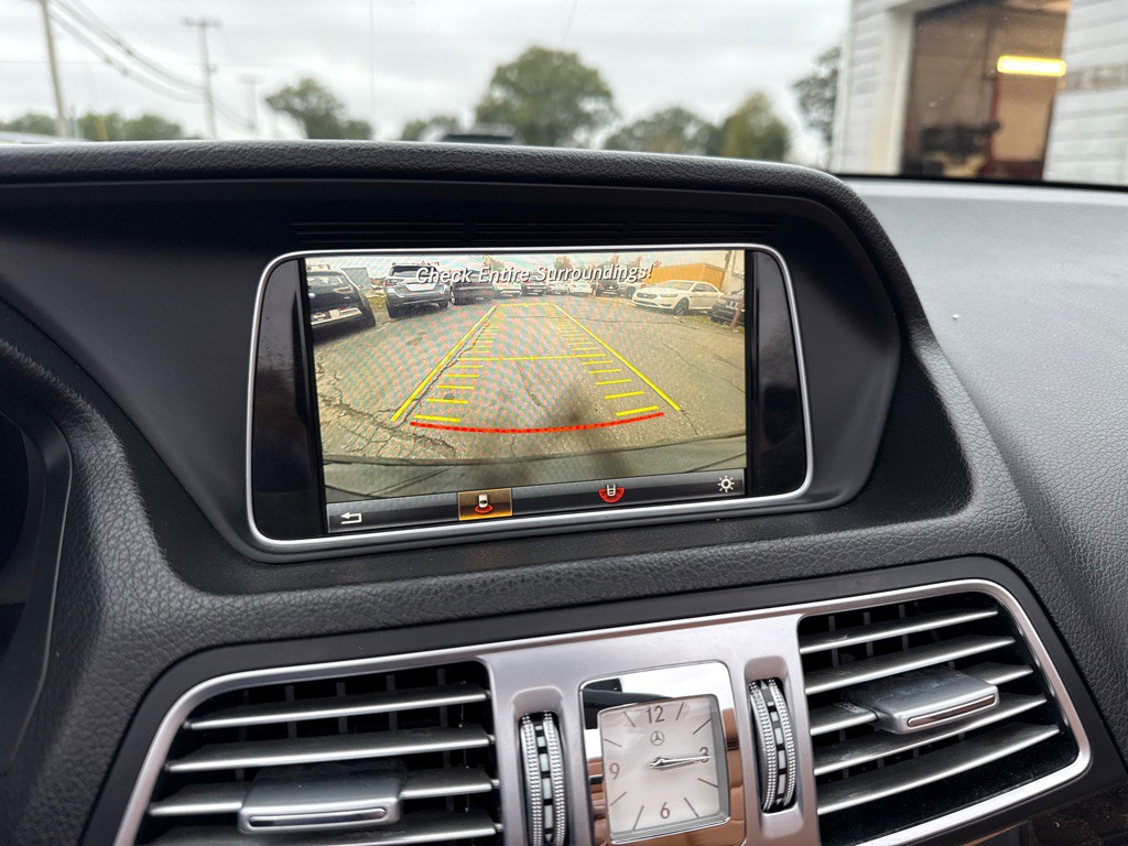 2016 Mercedes-Benz E-Class Image 11