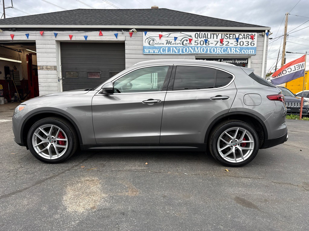 2019 Alfa Romeo Stelvio Image 10