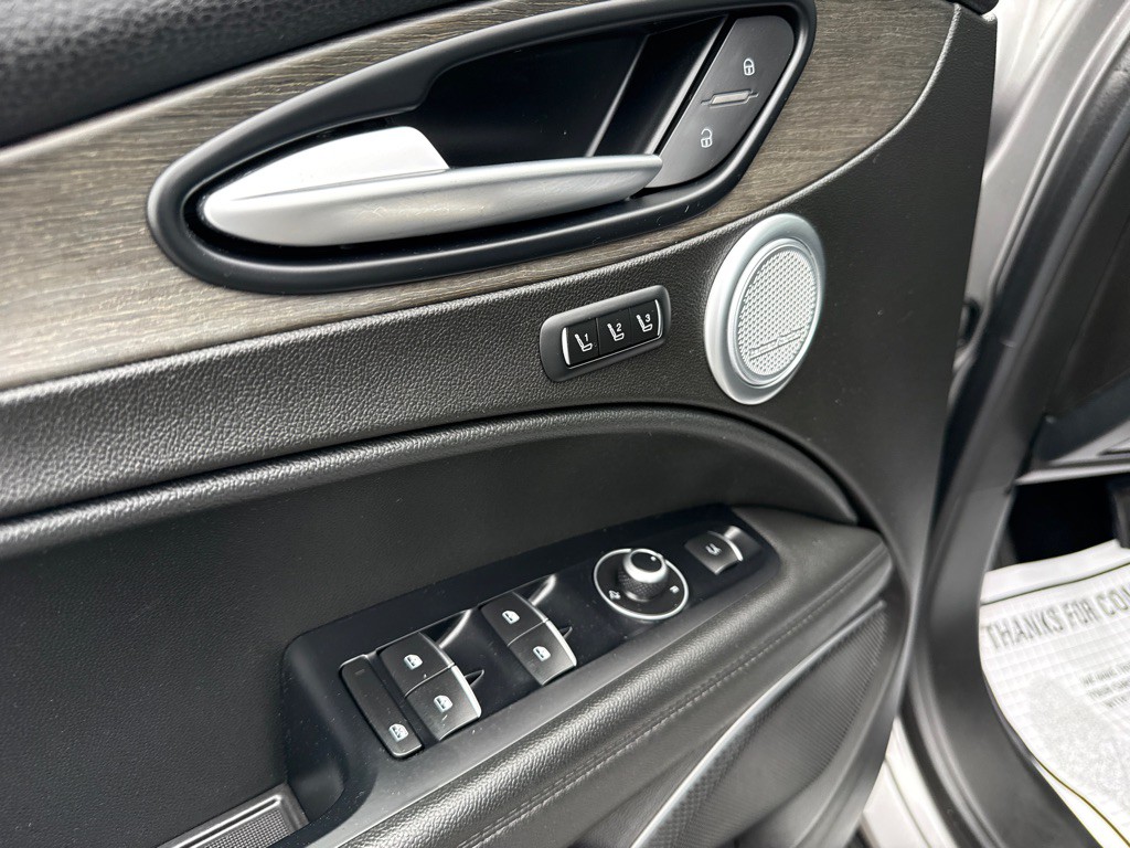 2019 Alfa Romeo Stelvio Image 12