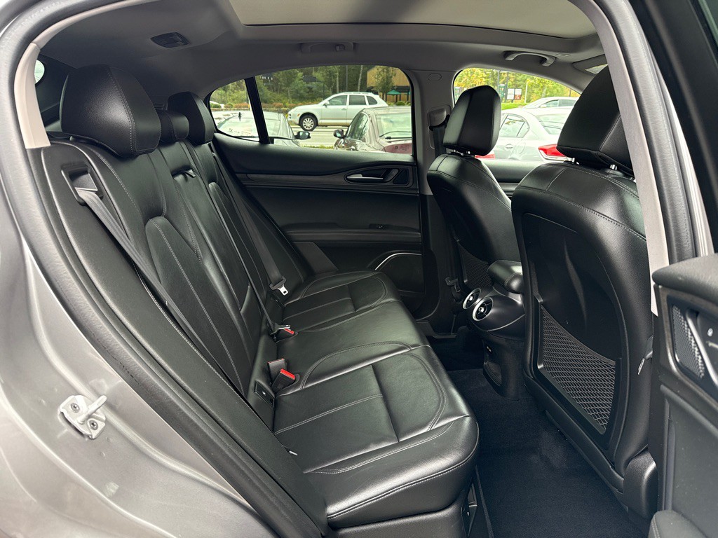 2019 Alfa Romeo Stelvio Image 22