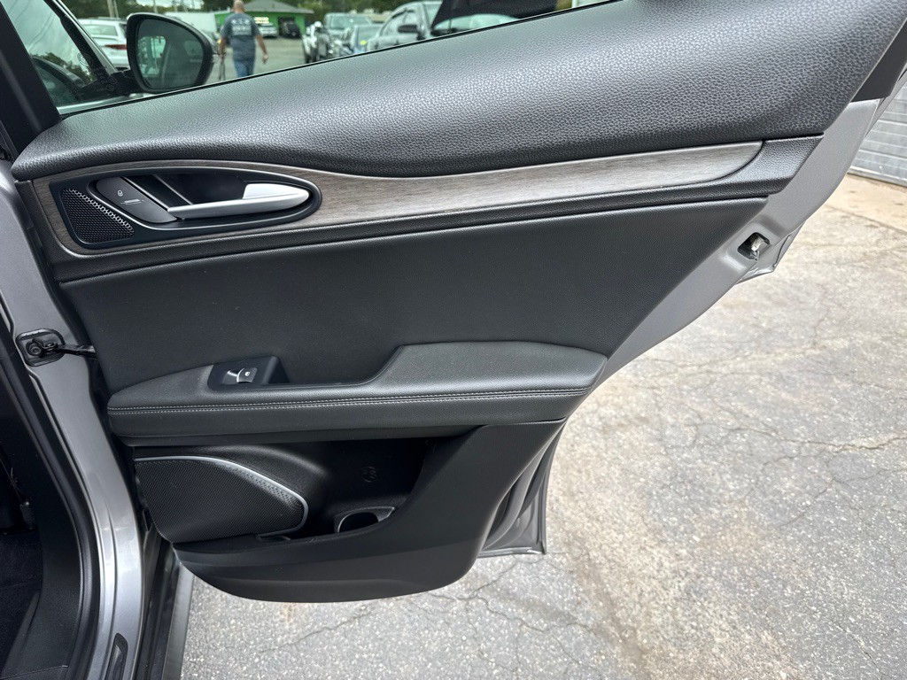 2019 Alfa Romeo Stelvio Image 23