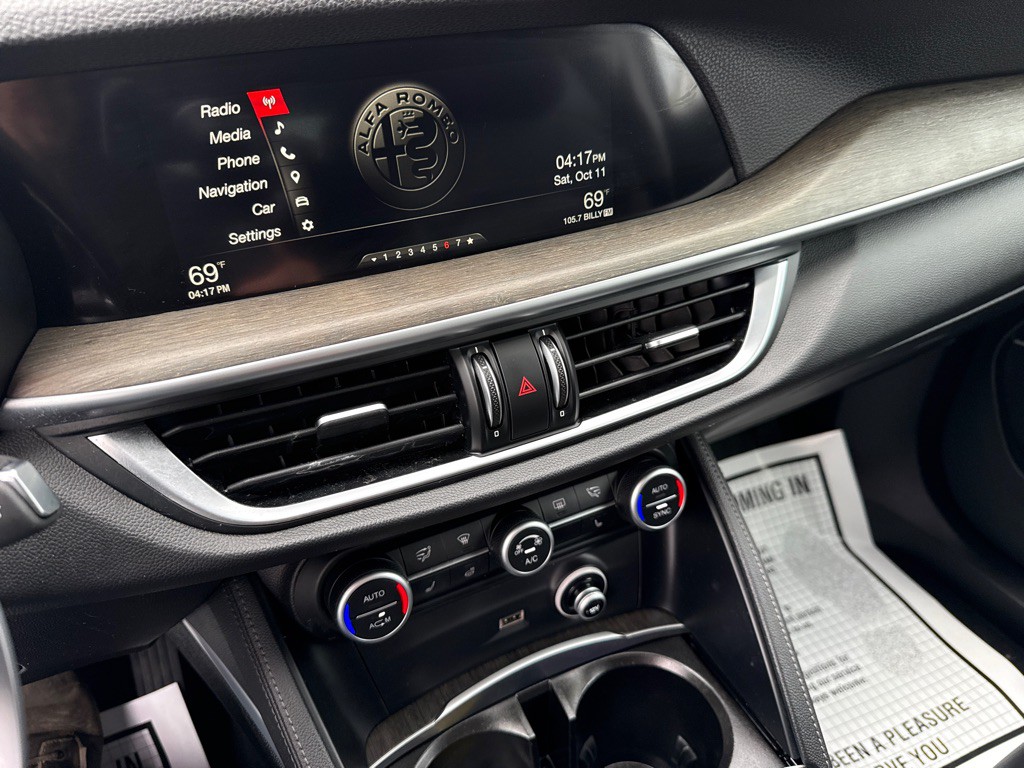 2019 Alfa Romeo Stelvio Image 26