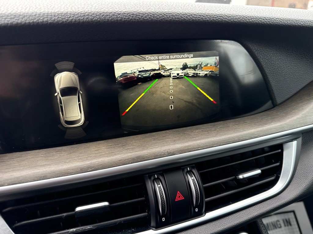 2019 Alfa Romeo Stelvio Image 30