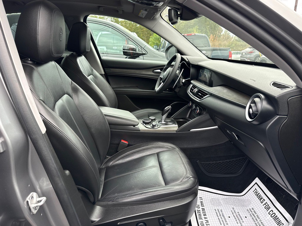 2019 Alfa Romeo Stelvio Image 36