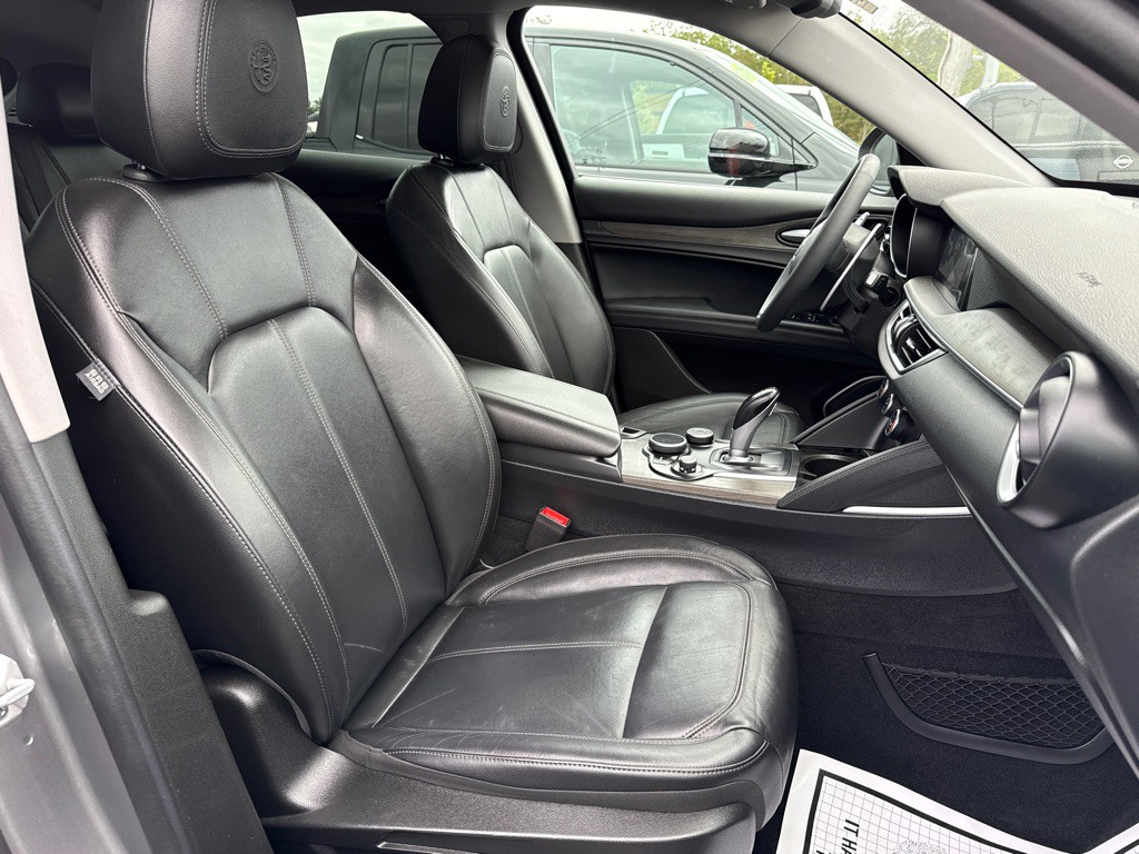 2019 Alfa Romeo Stelvio Image 37