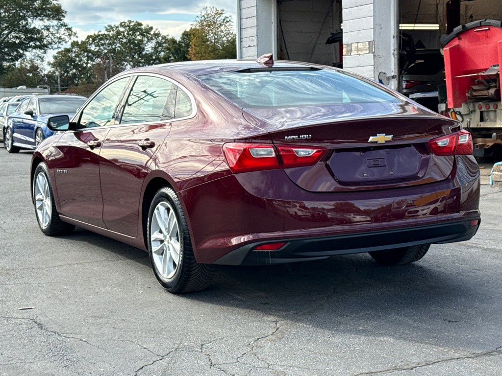 2016 Chevrolet Malibu Image 3