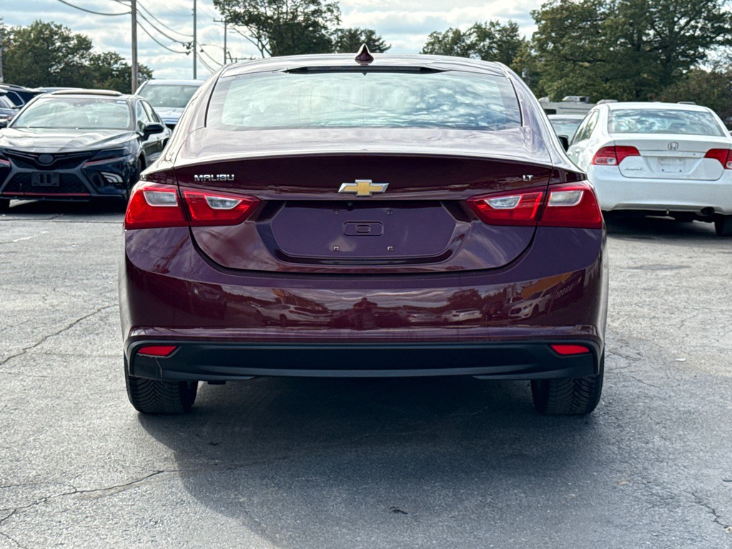 2016 Chevrolet Malibu Image 4
