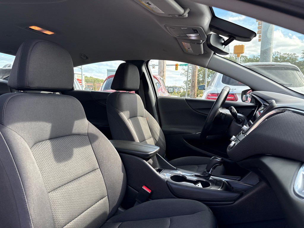 2016 Chevrolet Malibu Image 10