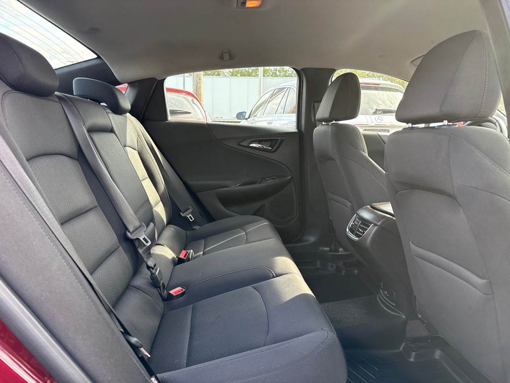 2016 Chevrolet Malibu Image 11