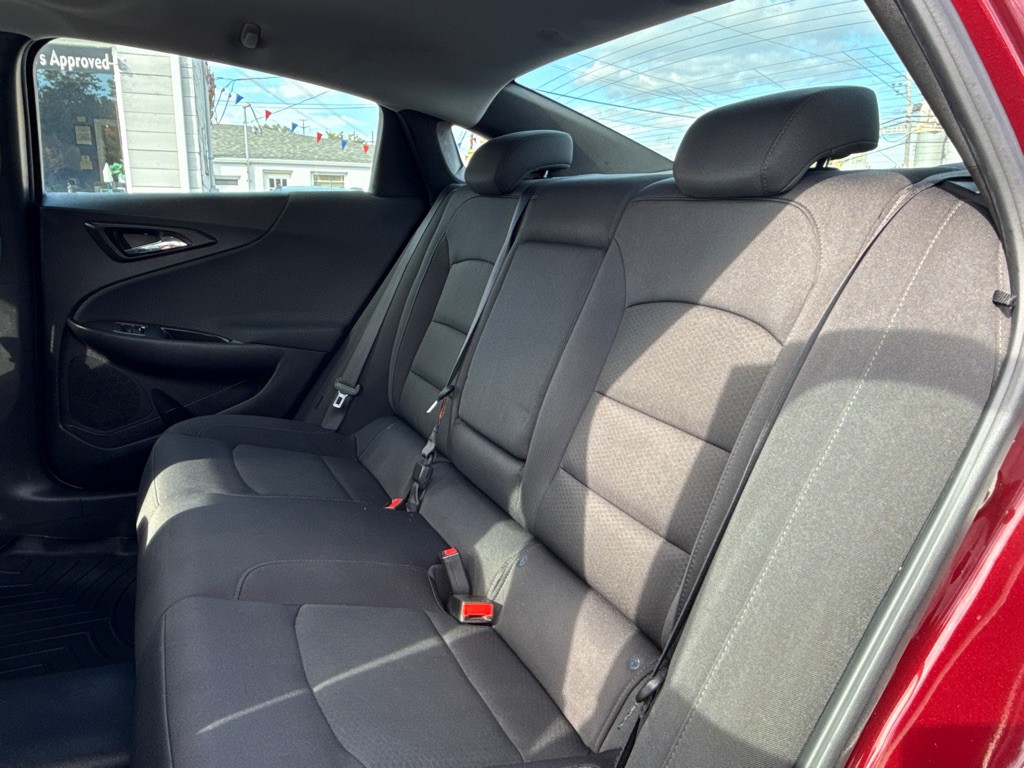 2016 Chevrolet Malibu Image 16