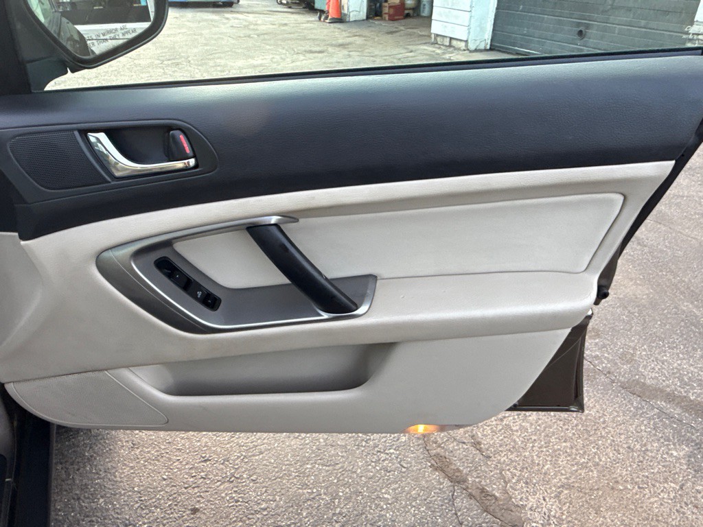 2008 Subaru Outback Image 10