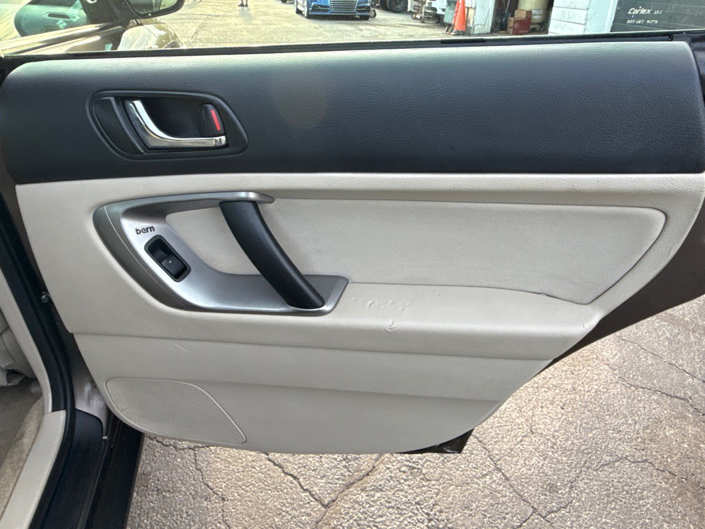 2008 Subaru Outback Image 16