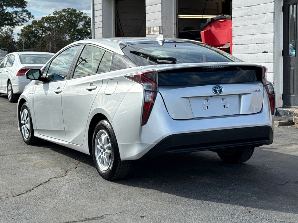 2016 Toyota Prius Image 3