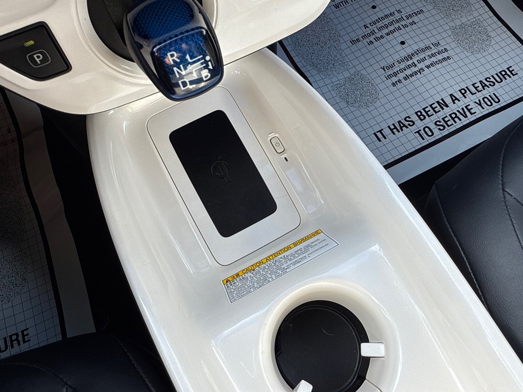2016 Toyota Prius Image 9