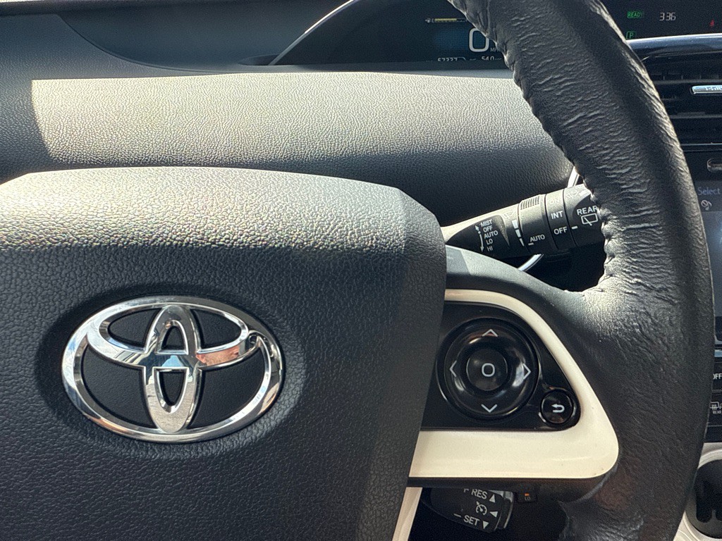 2016 Toyota Prius Image 11