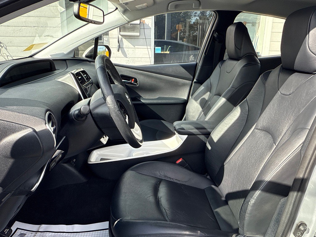 2016 Toyota Prius Image 18