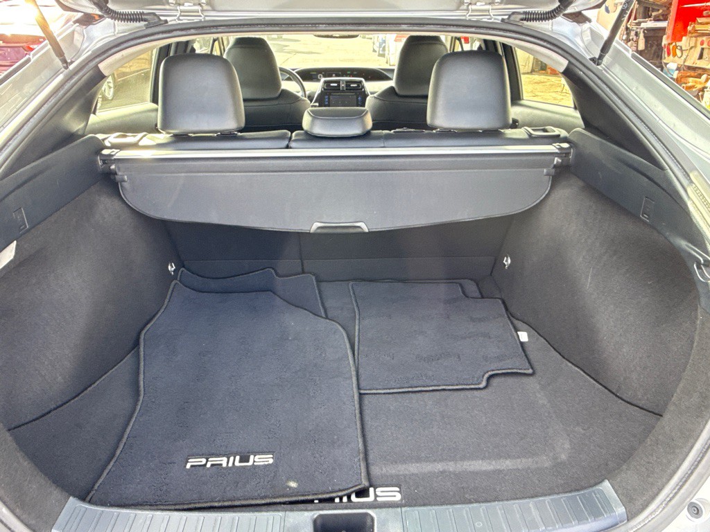 2016 Toyota Prius Image 25