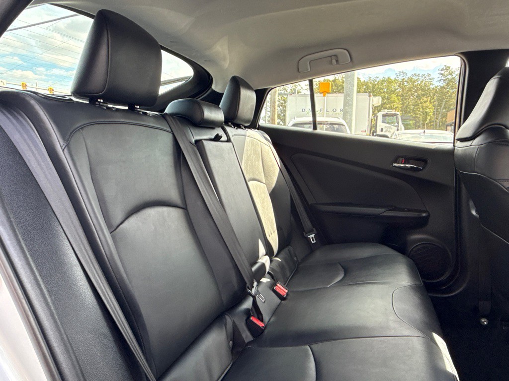 2016 Toyota Prius Image 26