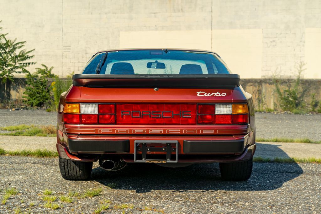 1986 Porsche 944 Image 7