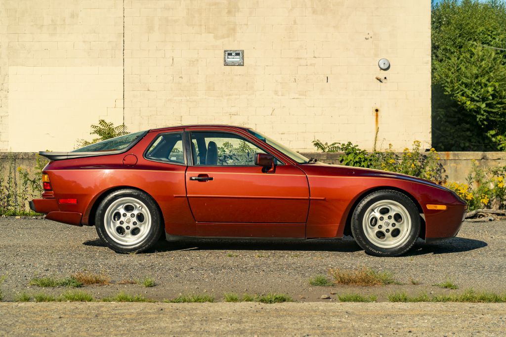1986 Porsche 944 Image 9