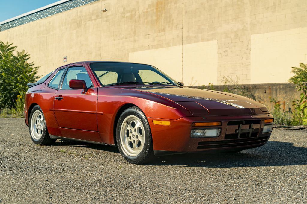 1986 Porsche 944 Image 10