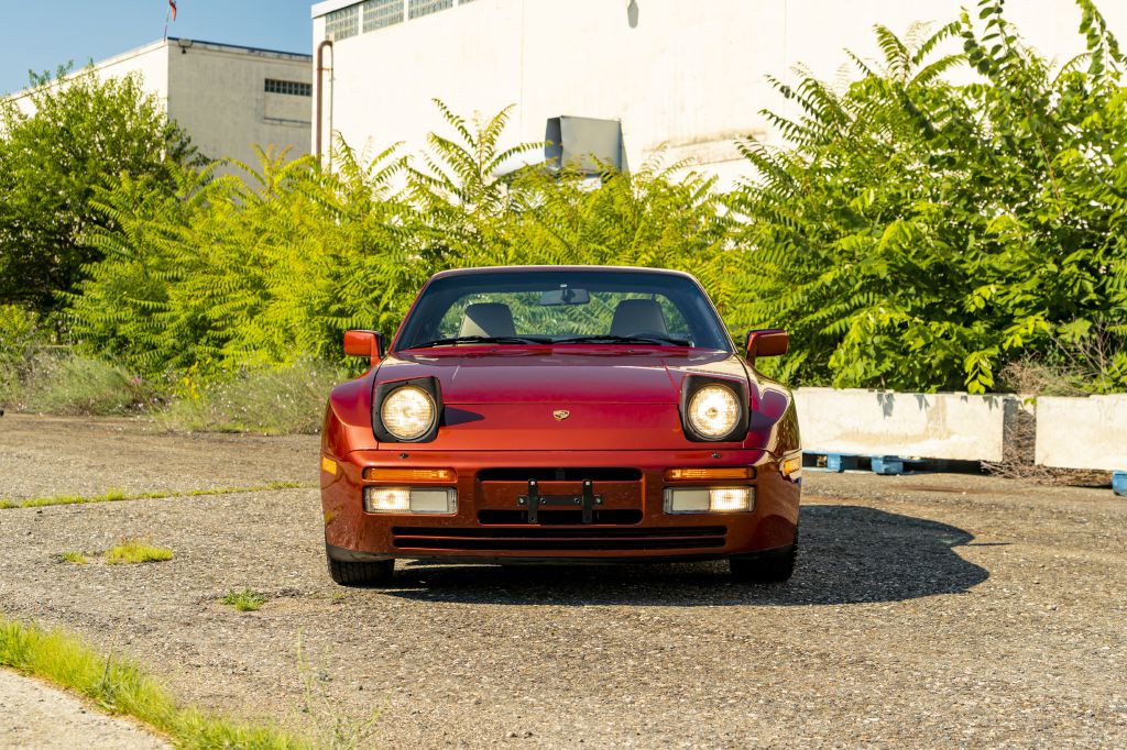 1986 Porsche 944 Image 12